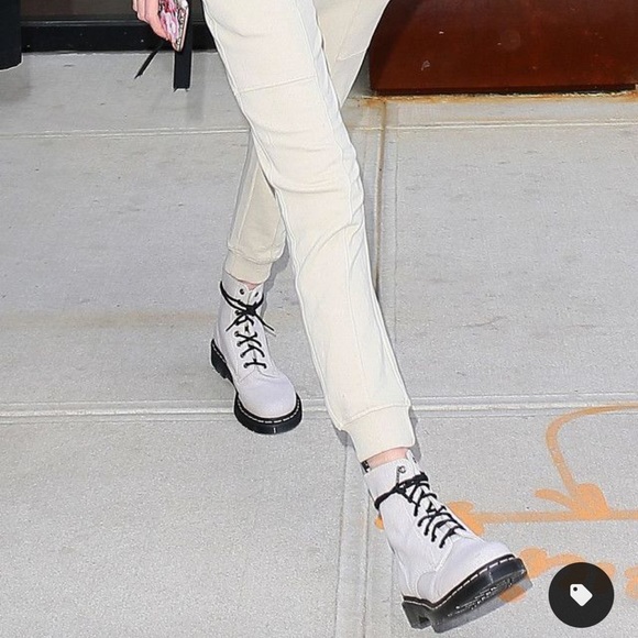 Dr. Martens Boots | NEW | Size 8 - Picture 7 of 15